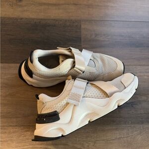 Sorel Kinetic Rnegd Strap Sneakers